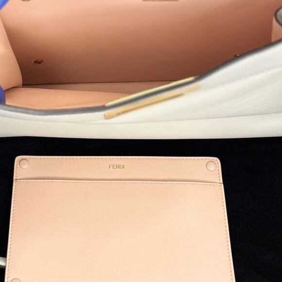 Fendi Peekaboo IseeU bag with COA and dust bag - Picture 4 of 7